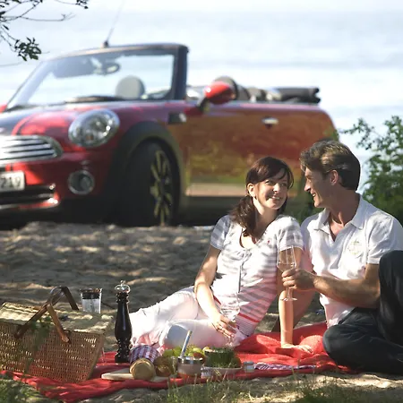 Strandhotel Ostseeblick Отель 4*