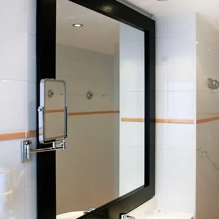 Hotel Strandhotel Ostseeblick 4*